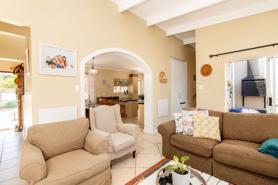 4 Bedroom Property for Sale in Fraaiuitsig Western Cape